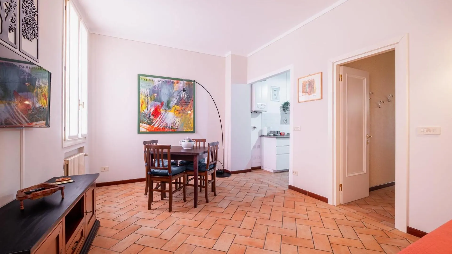 Homeby, Petroni Central House Bolonha