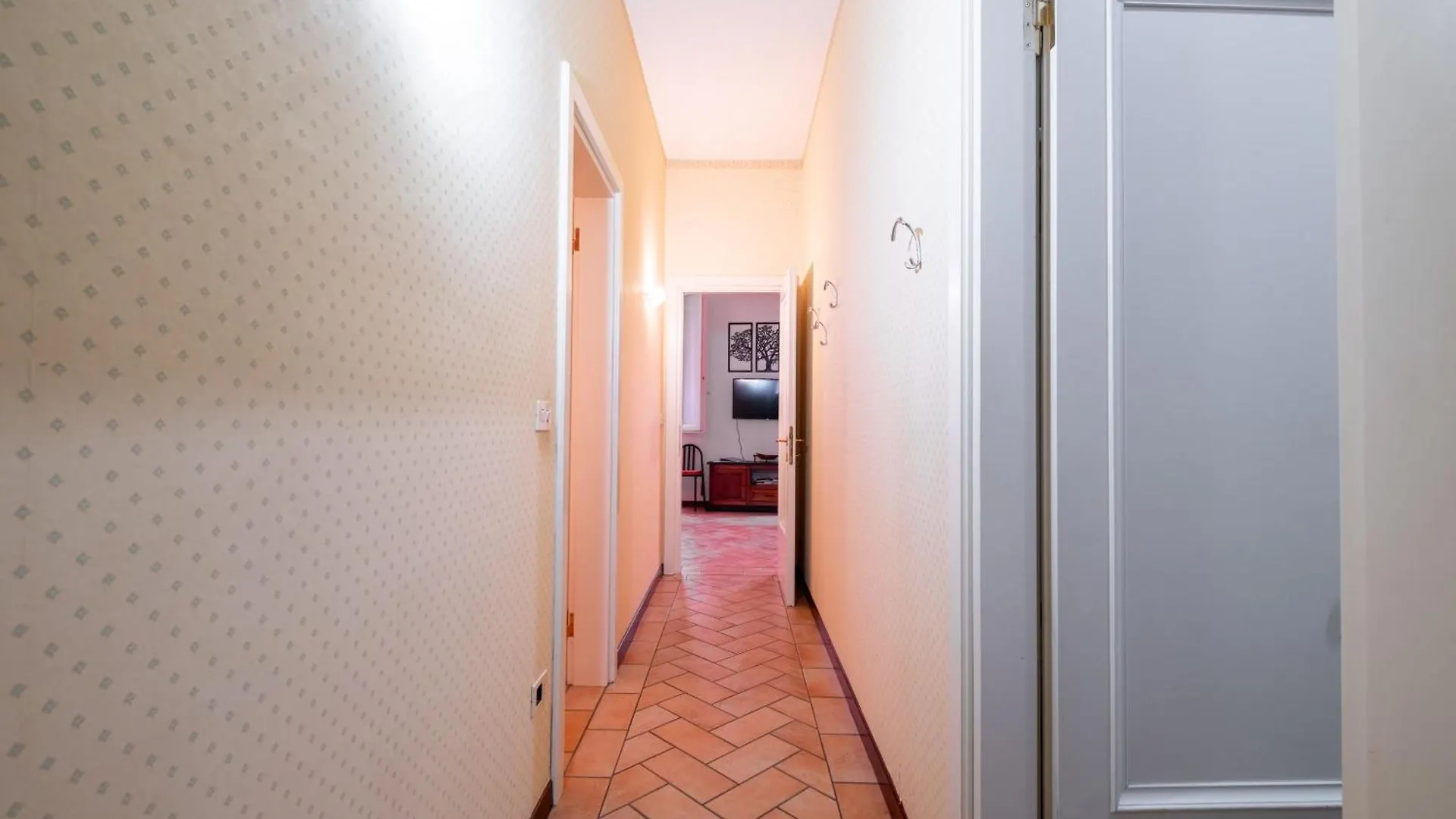 Homeby, Petroni Central House Bologna 0*,
